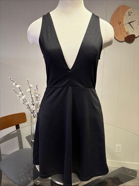 Black V-Neck Sleeveless A-Line Dress